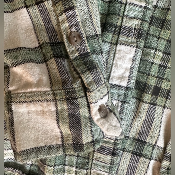 Women’s Green Plaid Shirt - Picture 5 of 5
